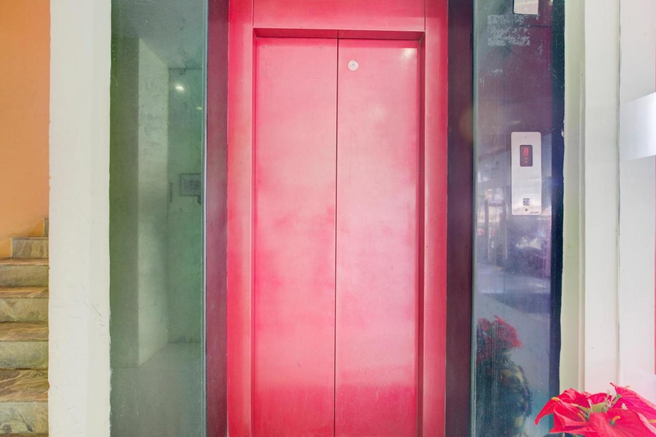 Hotel Oyo Flagship Amutha Residency Chennai Exterior foto